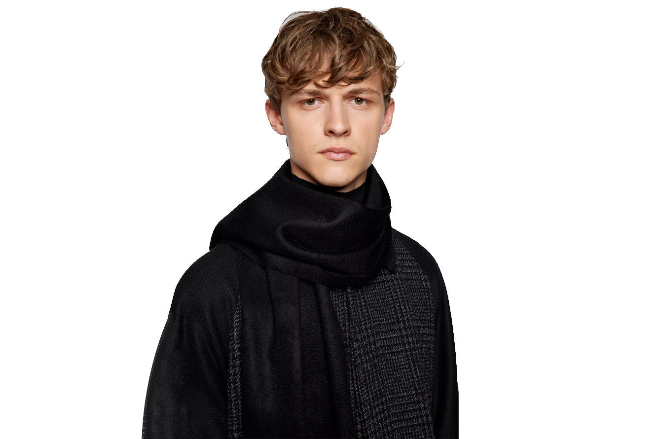 La Pochette Bordure Grise | HUGO | Magasinez Des Pochettes Et Foulards